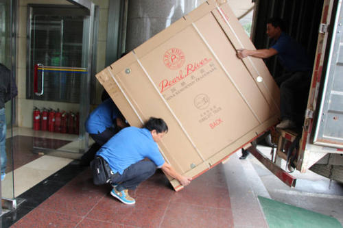三角镇钢琴贵重工艺品无忧运